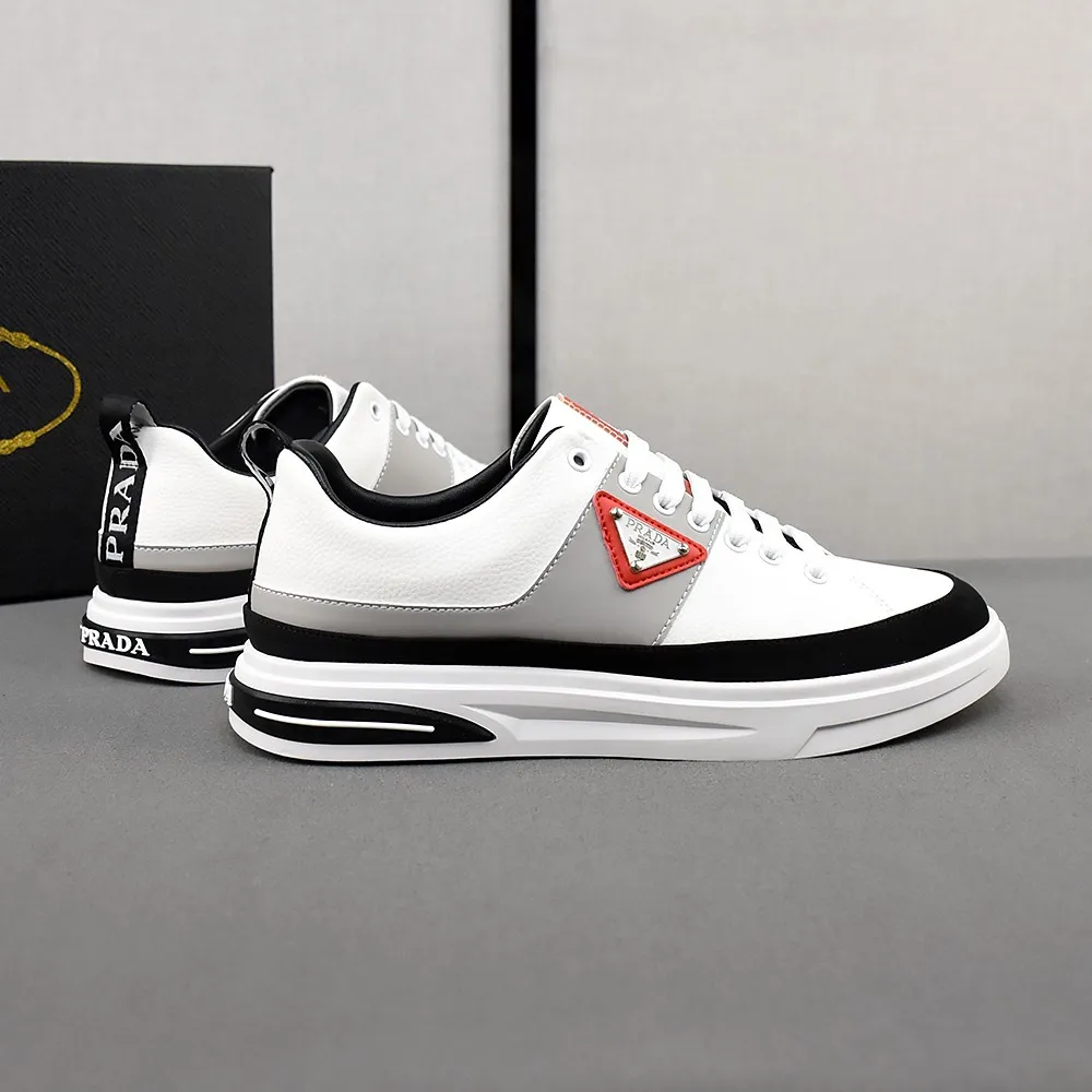 PP400🌻🌻🌻【Prada·PRADA】set off the audience! An international brand that is constantly innovating. This men's casual shoe is the original version. It is made of cowhide leather at a ratio of one to one at the store. It has leather feet and rubber non-slip outsole. It is breathable and comfortable. Quality speaks for itself. 👄38-44
